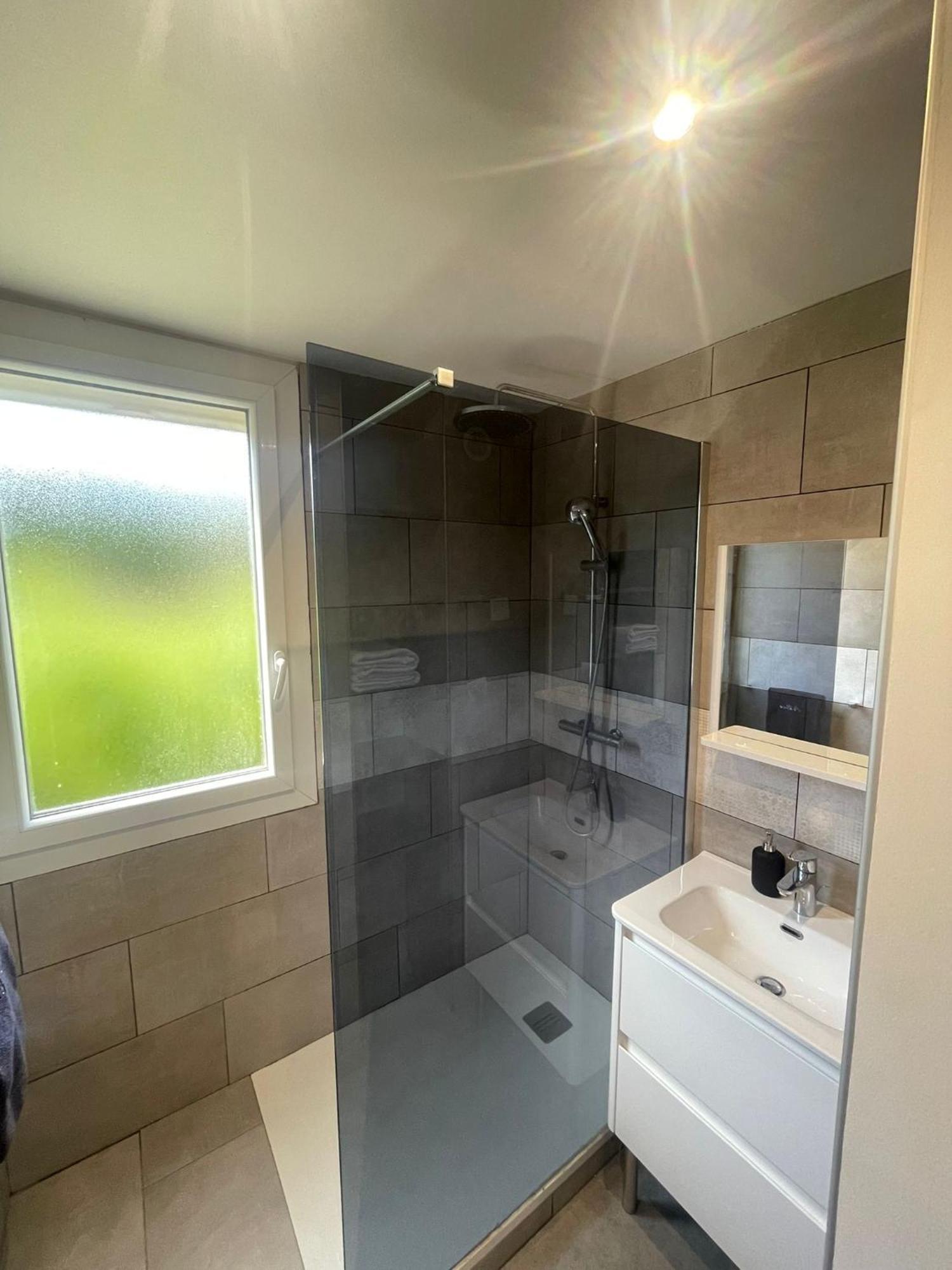 Chambre Avec Salle D'Eau Privee Dans Appartement Partage 200 M Du Tram Montpellier Exteriör bild
