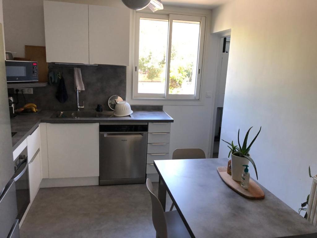 Chambre Avec Salle D'Eau Privee Dans Appartement Partage 200 M Du Tram Montpellier Exteriör bild